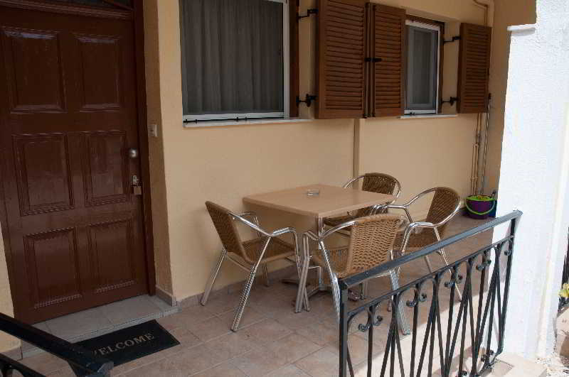 Kokoros Apartments Kato Korakiana Exterior foto